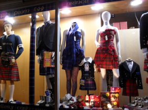 Vitrines com roupas típicas-Edimburgo